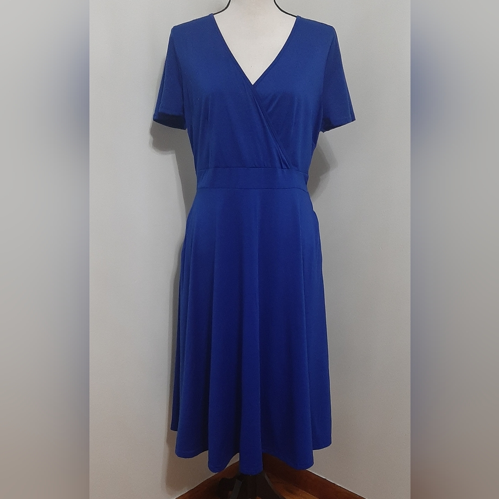 NWT PINUP V-Neck Surplice Wrap Formal Dress - Picture 2 of 7